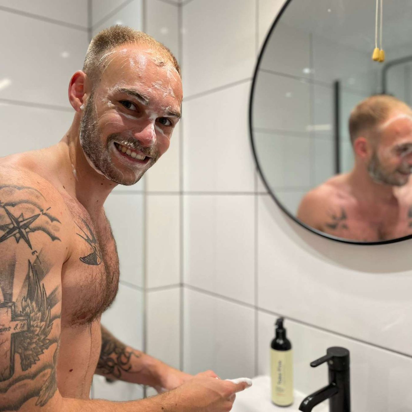 How to use a Facial Cleanser